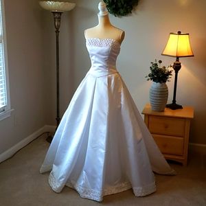 Wedding dress Demetrios